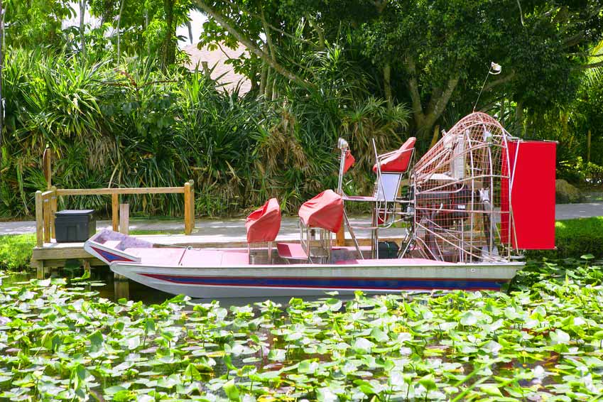 Vrtulová vznášedla airboat na Floridě